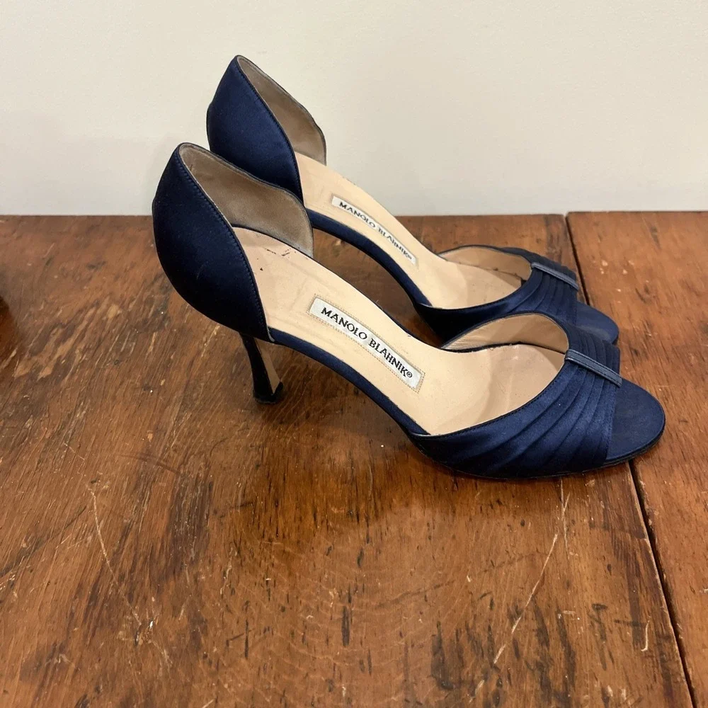 MANOLO BLAHNIK d'Orsay Navy Blue Satin Silver Pumps 37.5 Wedding, Authentic